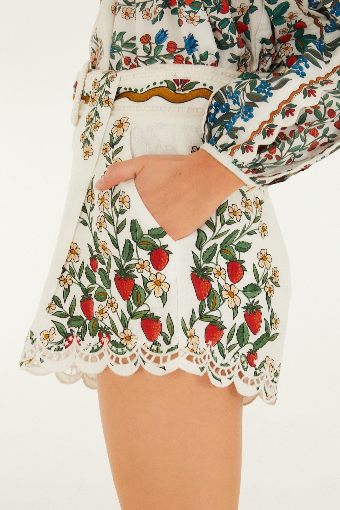 Off-White Fruit Beauty Richelieu Running Shorts